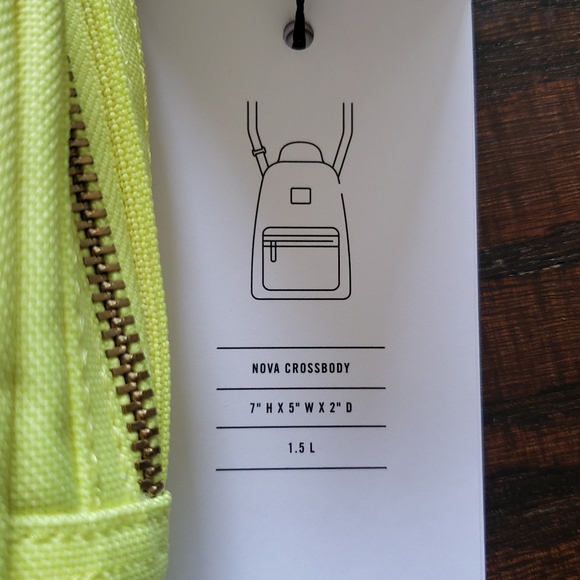 Herschel Nova Crossbody - Picture 2 of 6